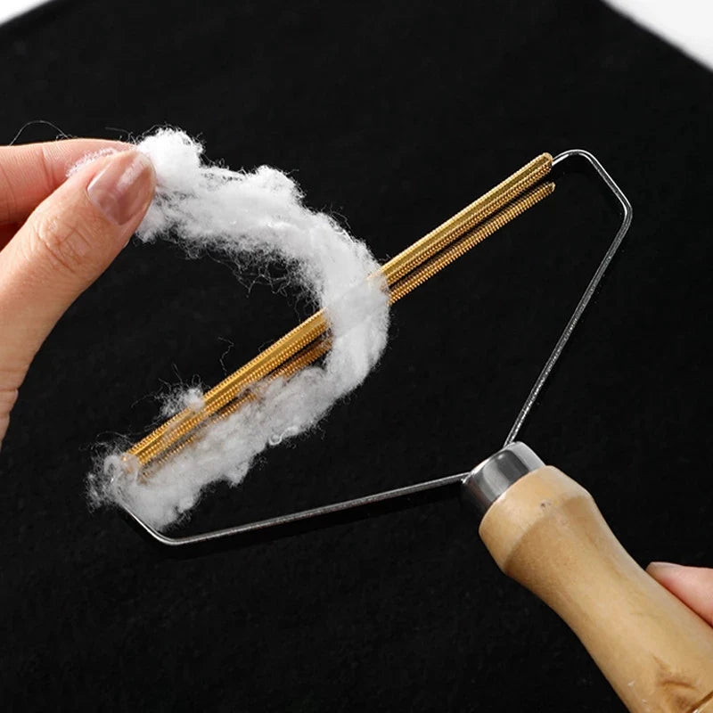 Effortless Pet Hair Removal: Portable Manual Lint Roller for Clothes and Furniture