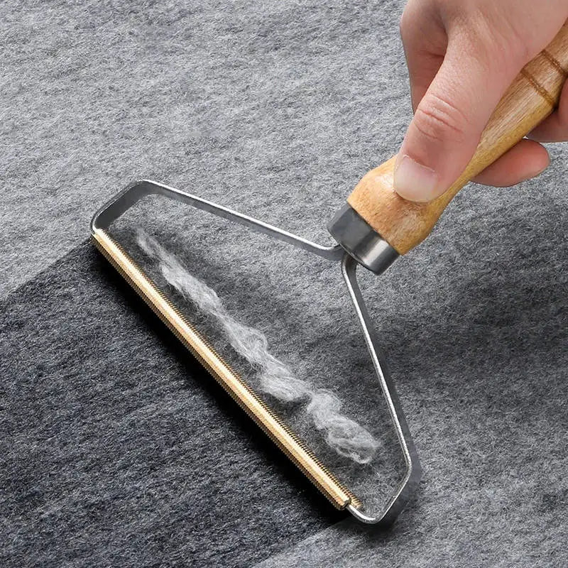 Effortless Pet Hair Removal: Portable Manual Lint Roller for Clothes and Furniture